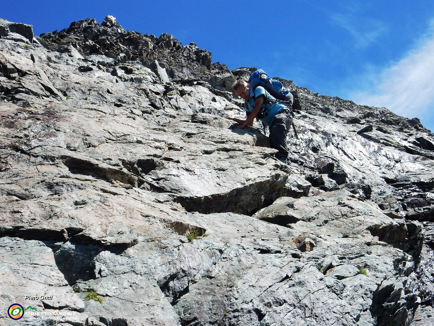 78 Scendiamo con attenzione una placca rocciosa.jpg